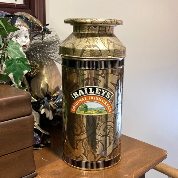 Baileys Original Irish Cream Other - 🌟Host Pick🌟 1992 Vintage Baileys Original Irish Cream Collectors Milk Canister